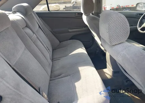 2003 Toyota Camry Le z USA, uszkodzony, nr VIN 4T1BE32K23U132728